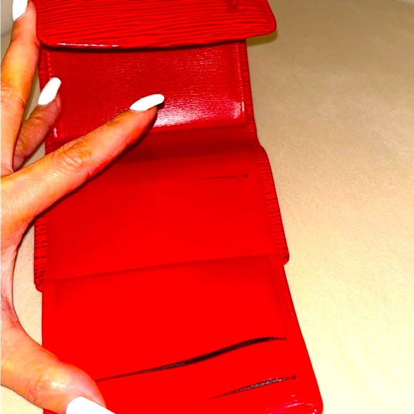 Authentic Louis Vuitton Epi Snap Wallet - Serial Code: CA0956. - Picture 6 of 8